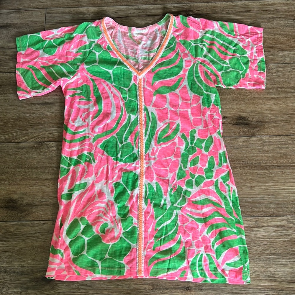 Perfect summer beach cover up from Lily Pulitzer!!
